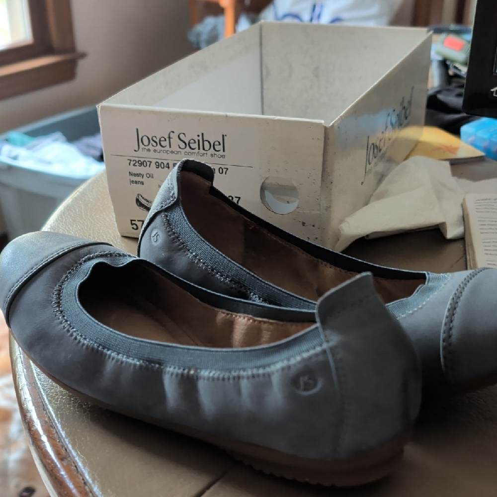 Josef Seibel Gray Leather Ballet Flats
